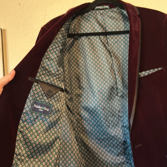 Paisley & Gray slim fit burgundy velvet jacket with silk details and lining - Picture 4 of 12